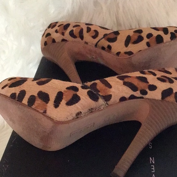 Steve Madden leopard print peep toe leather 4.5 inch heels with box. - Picture 4 of 5